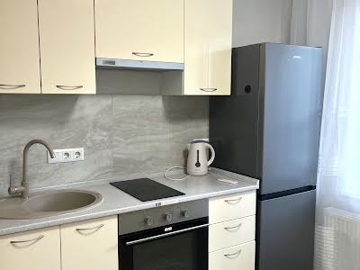 квартира за адресою Софії Русової вул., 7-А