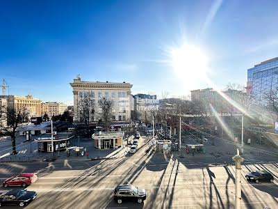 комерційна за адресою Незалежності просп. (Правди), 7