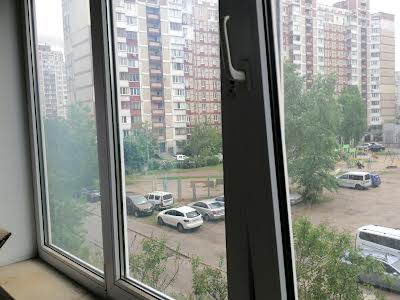 квартира по адресу Червоной Калины просп. (Владимира Маяковского), 81