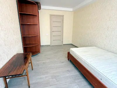 квартира за адресою Верховної Ради бульв., 28