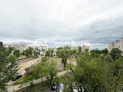 квартира за адресою Прирічна вул., 17д