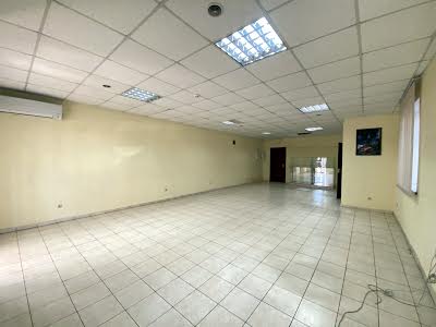 комерційна за адресою Вінницька, 1