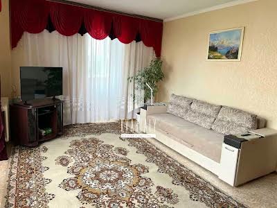 квартира за адресою Верховної Ради бульв., 21-Б