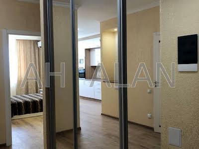 квартира по адресу Ревуцкого ул., 40г