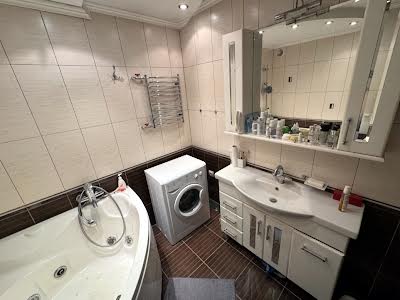 квартира за адресою Набережно-Хрещатицька вул., 35а