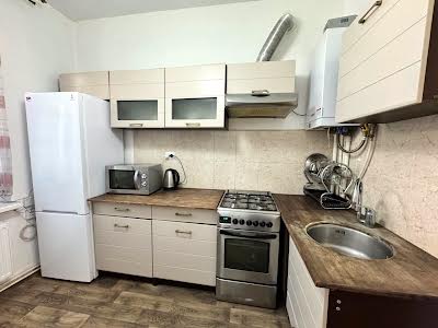 квартира за адресою Підзамче вул., 15