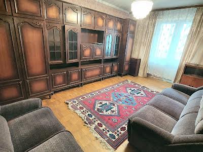 квартира по адресу Героев Днепра ул., 13