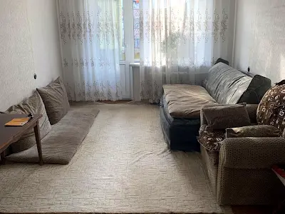 квартира за адресою Салютна вул., 5