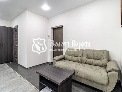 комерційна за адресою Любомира Гузара просп. (Космонавта Комарова), 11