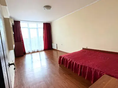 квартира за адресою Івана Крамського вул., 9