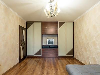 квартира за адресою Академіка Доброхотова вул., 17