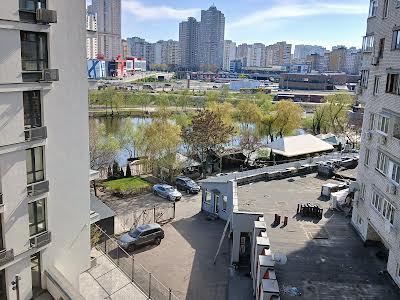 квартира за адресою Драгоманова вул., 31а