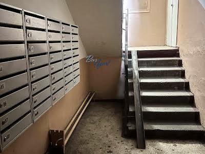 квартира за адресою Ревуцького вул., 8