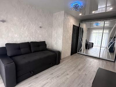 квартира за адресою Мольєра вул., 77