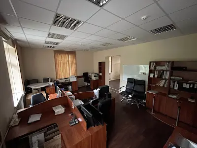 комерційна за адресою Броварська, 1а