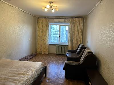 квартира за адресою Олени Пчілки вул., 4