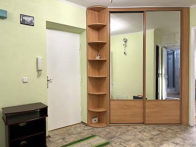 квартира за адресою Стадіонна вул., 6а
