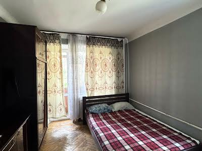 квартира по адресу Строителей ул., 3