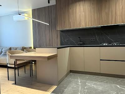 квартира за адресою Топольна вул., 4
