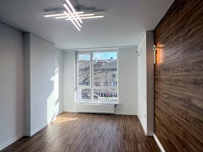 квартира за адресою Флотська вул., 10б