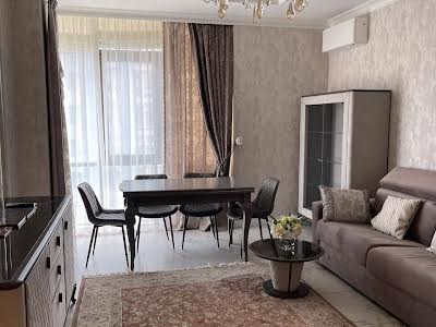 квартира за адресою Трускавецька вул., 8