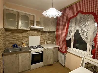 квартира по адресу Озёрная ул., 28