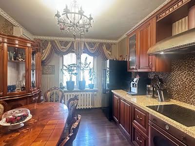 квартира за адресою Урлівська вул., 30
