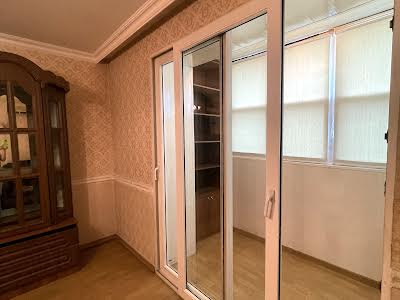 квартира за адресою Ільфа та Петрова вул., 57