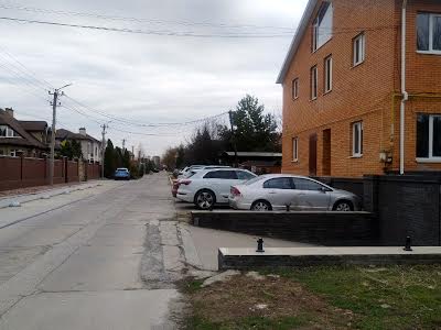 квартира за адресою вішнева, 4