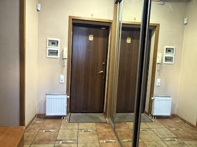 квартира за адресою Посмітного, 22