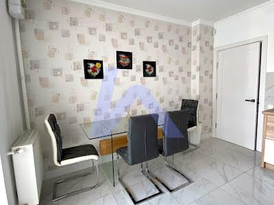 квартира за адресою Залізнична вул., 7