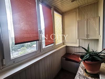 квартира за адресою Каштанова вул., 5