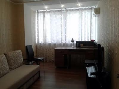 квартира по адресу Літературна, 12