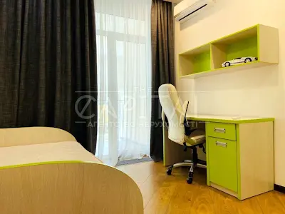 квартира за адресою Регенераторна вул., 4