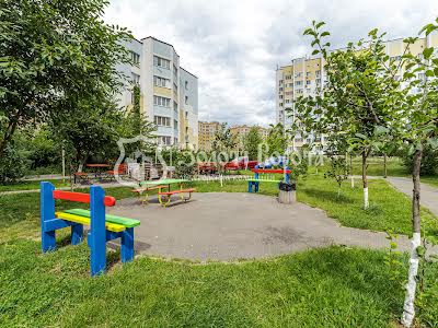 квартира за адресою Боголюбова вул., 25