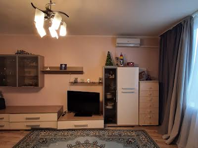 квартира по адресу Олены Пчилки ул., 2