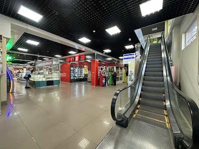 комерційна за адресою Чорних Запорожців вул. (Петра Запорожця), 28