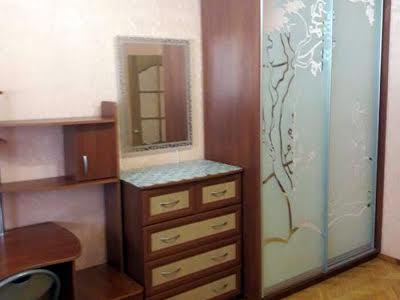 квартира по адресу Ревуцького, 4