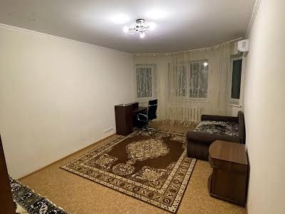 квартира по адресу Строителей ул., 11