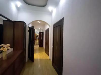 квартира за адресою Євгена Коновальця вул. (Щорса), 32-Б