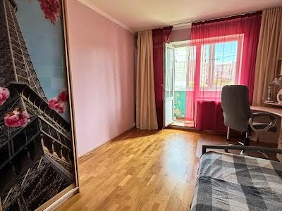квартира за адресою Озерна вул., 22
