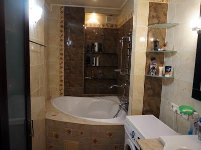 квартира за адресою Миколи Амосова вул., 4
