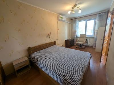 квартира за адресою Метробудівська вул., 7