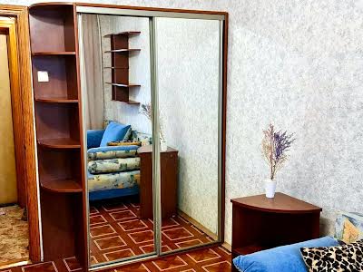 квартира за адресою Романа Шухевича просп. (Генерала Ватутіна), 6