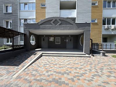 квартира за адресою Миколи Вінграновського вул., 2