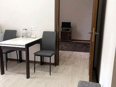 квартира за адресою Михайла Туган-Барановського вул., 32