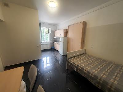 квартира за адресою Комарова вул., 38