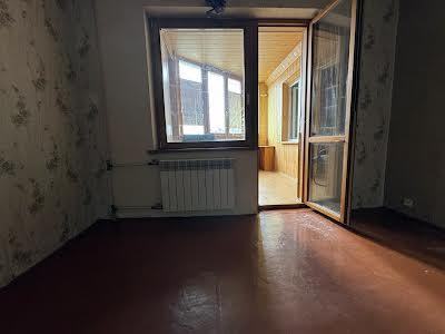 квартира за адресою Анни Ахматової вул., 6