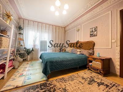 квартира за адресою Драгоманова вул., 8