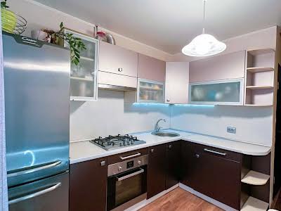 квартира за адресою Киргизька вул., 3